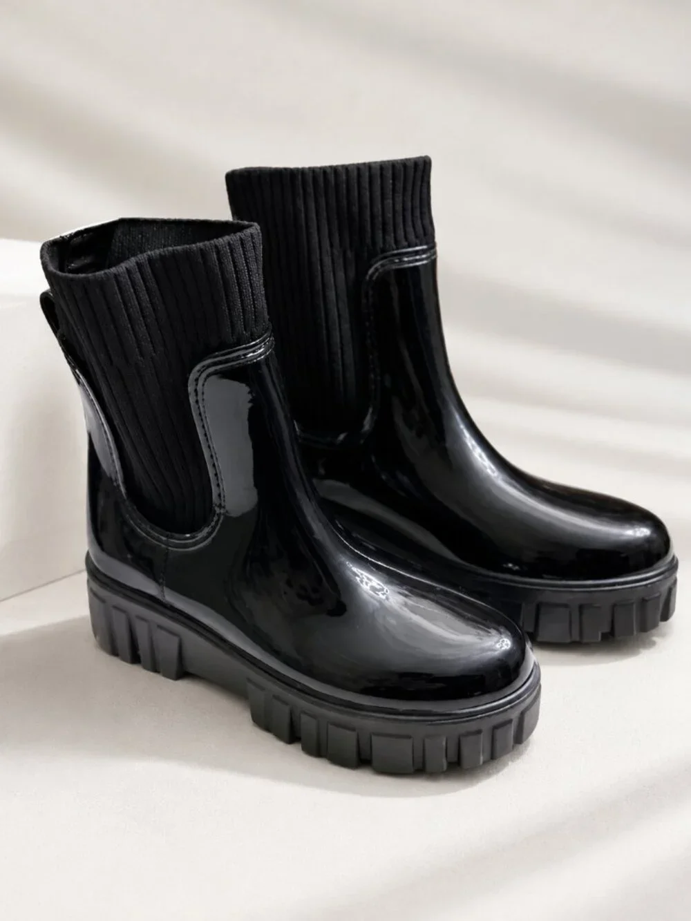 Black Glossy Ribbed Chelsea Rain Boots Lug Sole EU 38